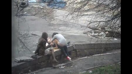 Adam sokakta seks fotoğrafını çekti