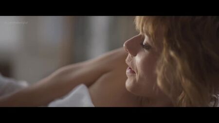 Sallie Harmsen Çıplak (örtülü) - Devils 1. Sezon (2020) HD 1080p Çevrimiçi İzle / Салли Хармсен - Дьяволы