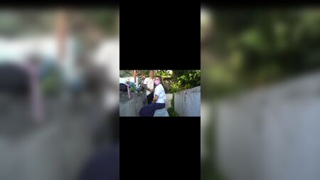 Filipinli öğrenci ile Filipinli öğretmenin halka açık mezarlıkta cinsel ilişkisi