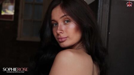 Sophie Rose - Barda Çıplak