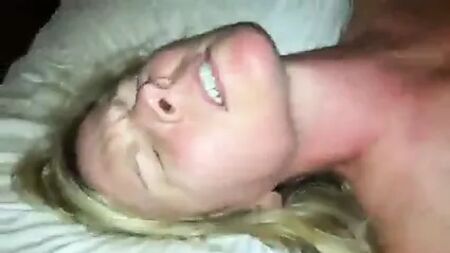 Olgun seksi kadının müstehcen sözleri