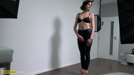 CzechCasting Zaneta - Beyaz kanepede fışkırtma şöleni! - Çek Casting Kanepesi CzechAV Göğüslü MILF Büyük Göğüsler Doğal Model