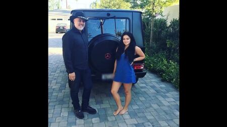 Ariel Winter'ın çekici ayakları ve ayak parmakları