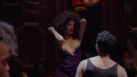 Indya Moore Çıplak (örtülü) - Pose 2. Sezon 7. Bölüm (2019) HD 1080p Çevrimiçi İzle