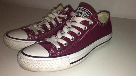 Kız Kardeşimin Ayakkabıları: Converse düşük bilekli bordo 2. Bölüm I 4K