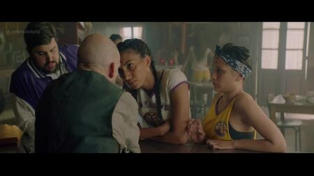 Camille Razat, Margot Dufrene vb. - Girls with Balls (2018) Çıplak mı? Seksi! Camille Razat, Margot Dufrene - Toplu Kızlar