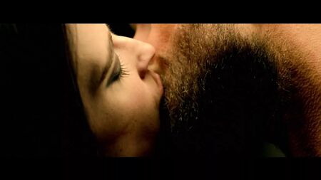 Eva Green - 300: İmparatorluğun Yükselişi - Göğüsler, meme uçları, yakın çekim
