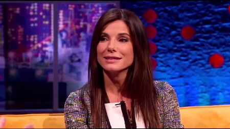 Sandra Bullock'un çekici bacakları