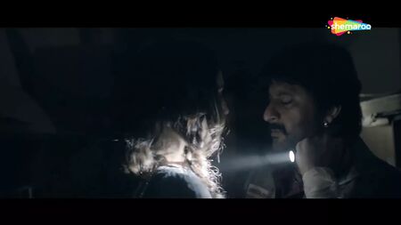 Dedh Ishqiya. Huma Qureshi ve Arshad Warsi'nin öpüşme sahnesi