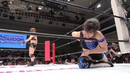 Io Shirai (c) - Momo Watanabe - Stardom Gold Star