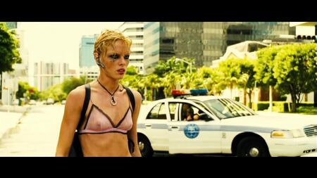 Kate Nauta Çıplak - Transporter 2 (2005) HD 1080p Çevrimiçi İzle / Kate Nauta - Transporter 2