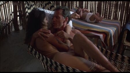 Elpidia Carrillo, Cynthia Gibb Çıplak - Salvador (1986) HD 1080p Çevrimiçi İzle