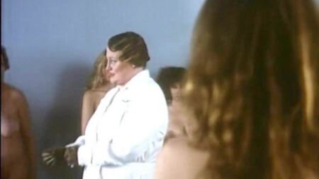 Pamela Sue Martin Üstsüz