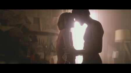 Ksenia Solo, Jenna Kramer Çıplak - Fellini'yi Arayış (2017) HD 1080p İzle / Ksenia Solo, Jenna Kramer - Fellini'yi Arayış
