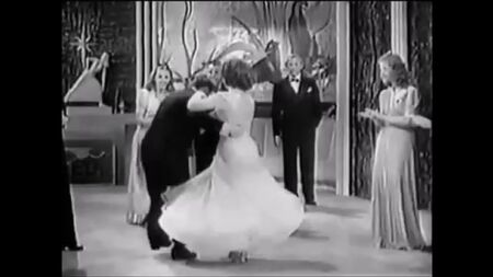 Shirley Temple, 1942 yapımı "Miss Annie Rooney" filminden "Annie Does The Jitterbug"
