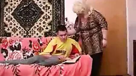 Yaşlı Anne ve Üvey Oğlu DEĞİL