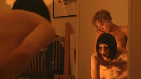 Ruta Gedmintas ve Natasha O Keeffe: Strap-on ile Seks