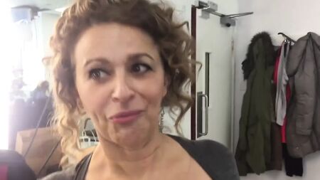 Nadia Sawalha'nın Büyük Göğüsleri