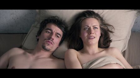 Alice Dwyer Çıplak - Üç Oda/Mutfak/Banyo (2012) HD 720p / Alice Dwyer - 3 Oda/Mutfak/Banyo