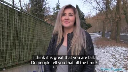 Genel Ajan: Sevimli Rus, para karşılığında sevişmeyi seviyor