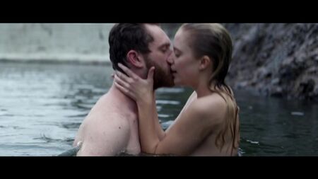 Maika Monroe Çıplak – Bokeh (2017) HD 1080p Çevrimiçi İzle / Maika Monroe – Bokeh