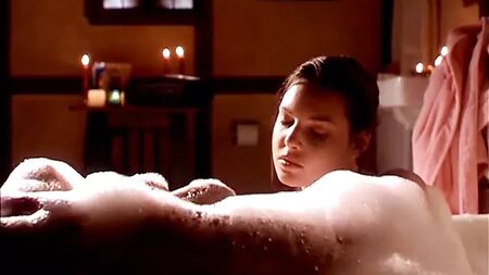 Katherine Heigl'in Çıplak Göğüsleri: Bug Buster Skandalı - ScandalPlanet.Com