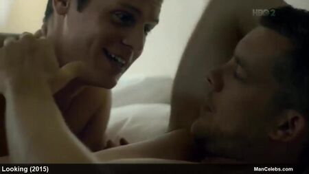 Erkek Ünlü Russell Tovey'in çıplak ve seksi film sahneleri