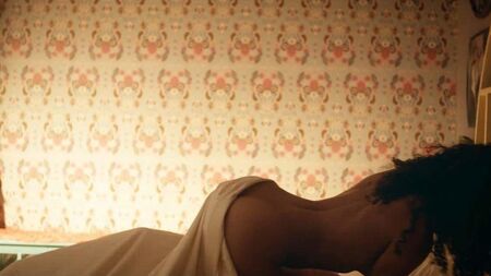 ScandalPlanet.Com'da Logan Browning'in Çıplak Seks Sahnesi
