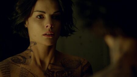 Jaimie Alexander Çıplak - Blindspot (2015) - 1. Sezon 1. Bölüm (1080p)