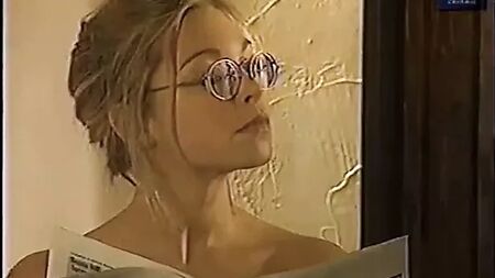 Sarah Alexander'ın tam ön çıplaklığı - Çıplaklık Çalışması