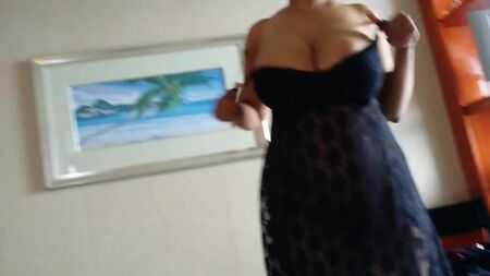Kısa video, kocaman göğüsler