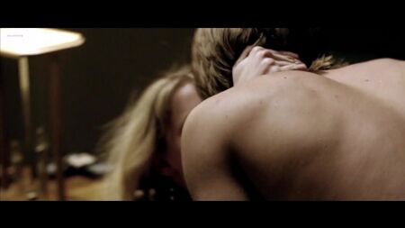Amber Heard, Ryanne Duzich - Friday Night Lights 2004 (seks sahnesi, seks sahnesi, erotik)