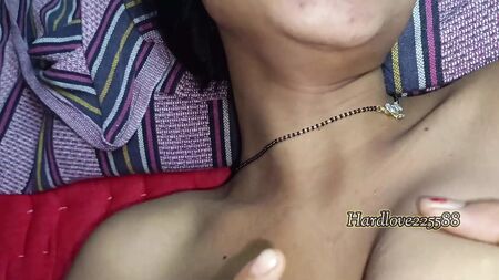 Desi Bhabhi'nin amını siktim; çok seksi bir am ve içine boşaldım