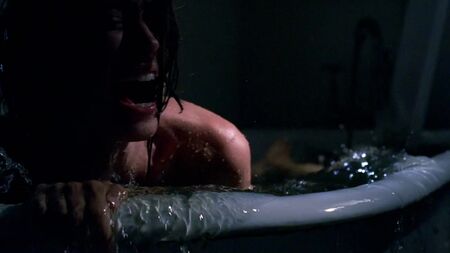 Amy Acker Çıplak - Supernatural (2005) 1. Sezon 3. Bölüm