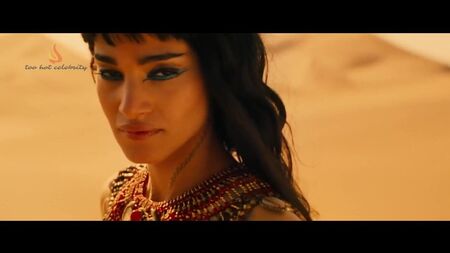Sofia Boutella - Üvey Anne 2017