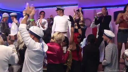 cruiseship cumsluts sahne 1
