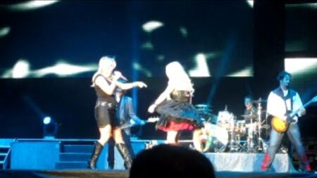 Miranda Lambert ve RaeLynn - 'Wake Up Call'