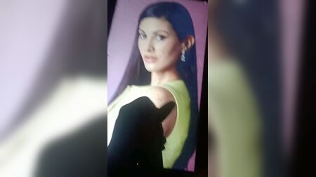 Bebeğim Amyra Dastur'a Sıcak (Boşalma ve Tükürme) Övgü