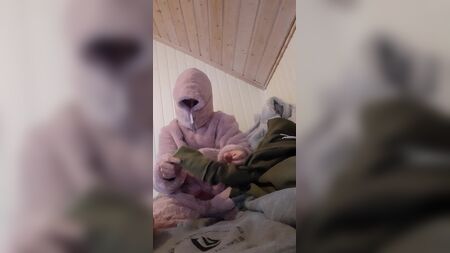 Yumuşacık, kabarık pembe tulum