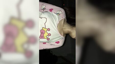 Pijamalı minyon Çinli kız 1