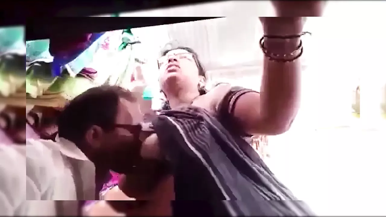 Kannada Mature Milf Auntys Affair with Tailor – Boobs Sucked