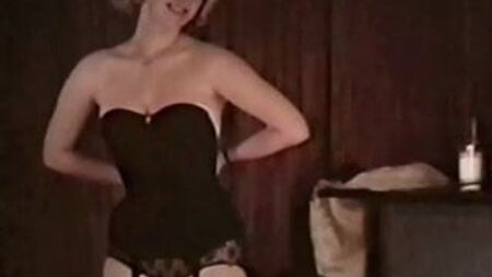 BÜYÜK HARCAMACILAR - vintage striptiz sarışın basque iç çamaşırı