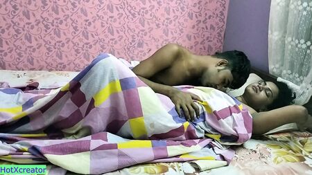 Gece yarısı büyük göğüslü bhabhi ile ateşli seks! Hint seks