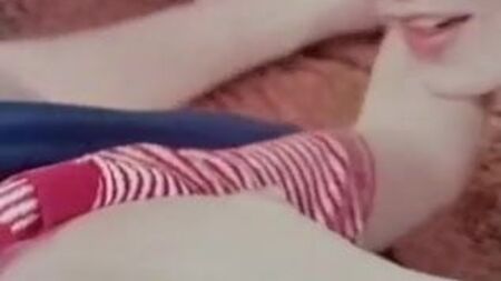 Klasik porno sitesinde inanılmaz bir klasik porno yıldızı