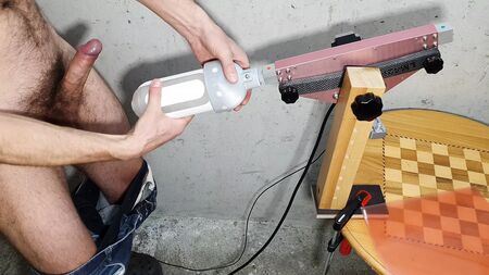 Erkek Seks Oyuncağı: Sikiş Makinesi ile Mastürbasyon