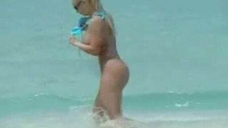 Nicole CoCo Austin: Büyük Göğüsler ve Kalçalar - Bikini Plajı - Ameman