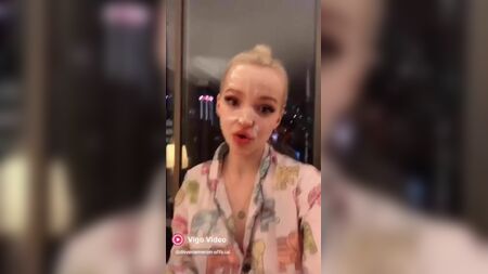 Dove Cameron sizden uslu olmanızı istiyor