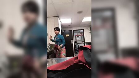Malay - kebaya giymiş kız