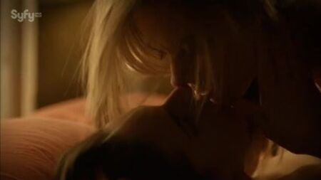 Anna Silk ve Zoie Palmer - Lost Girl
