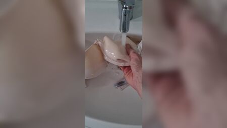 Boşaldıktan sonra mutlaka temizlenmeleri gerekir